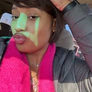 Meet your Posher, Keyaa